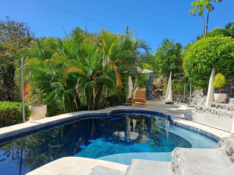 Casa Bella Montana: Charming Mountain View Home - a Slice of Paradise with Spectacular Mountain Views, New Custom Salt Water Designer Pool, and Detached 2 Car Garage with Workshop - Gallery image 10