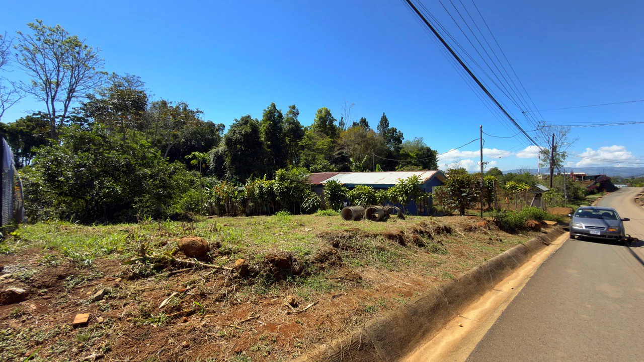 Countryside Home Construction Site For Sale in Santa Elena - Gallery image 15