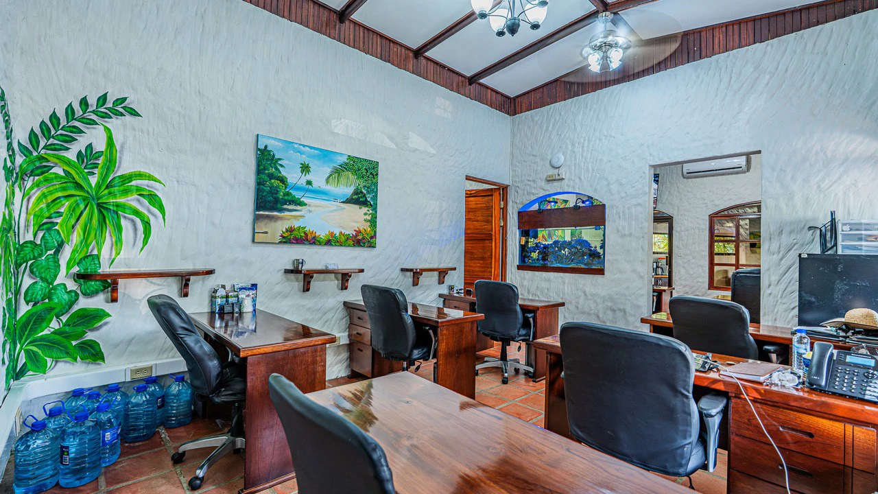 Prime Commercial Plaza for Sale in Playa Dominical - Gallery image 13