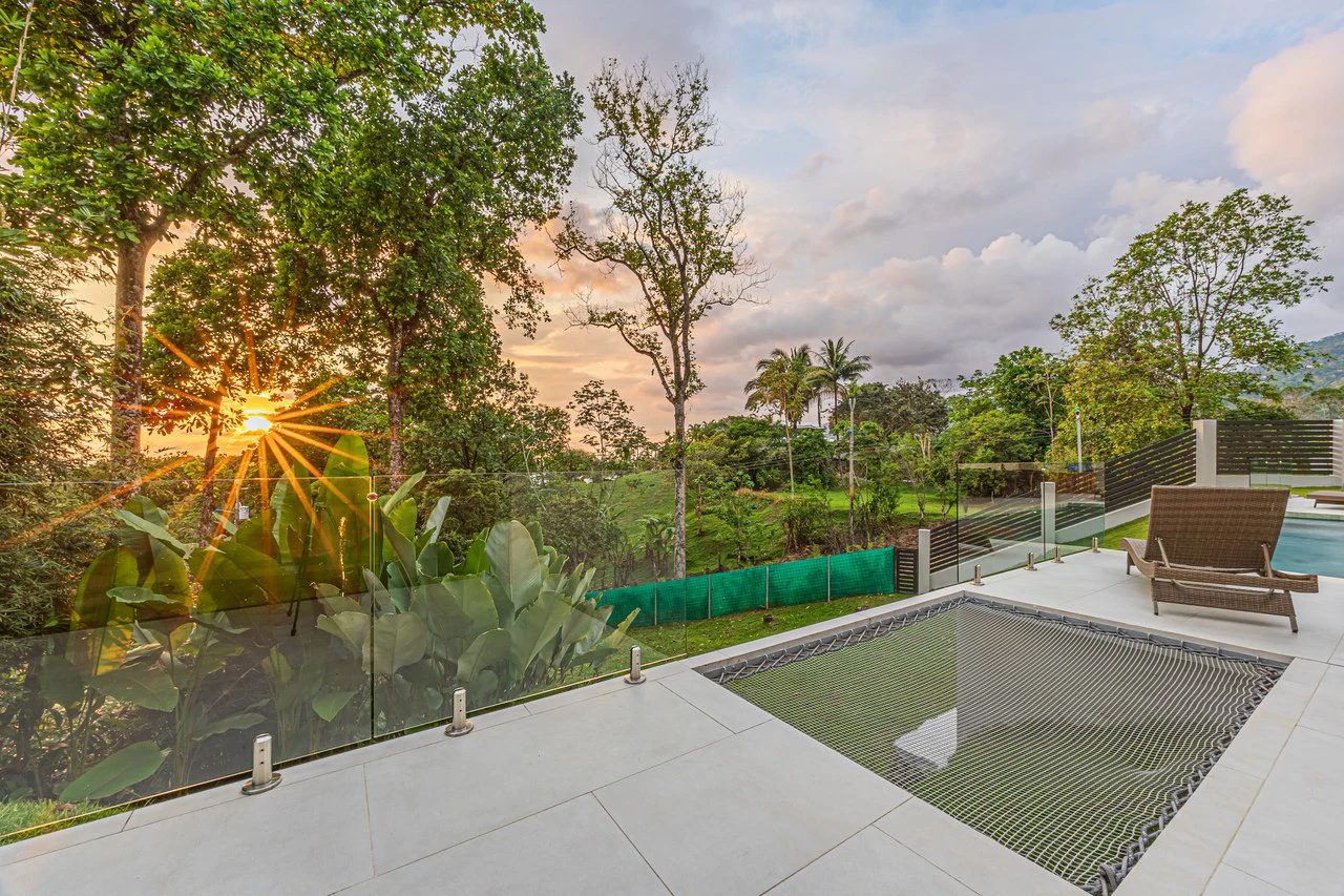 Luxury, Comfort & Investment Potential – Ocean-View Home in Uvita - Gallery image 34