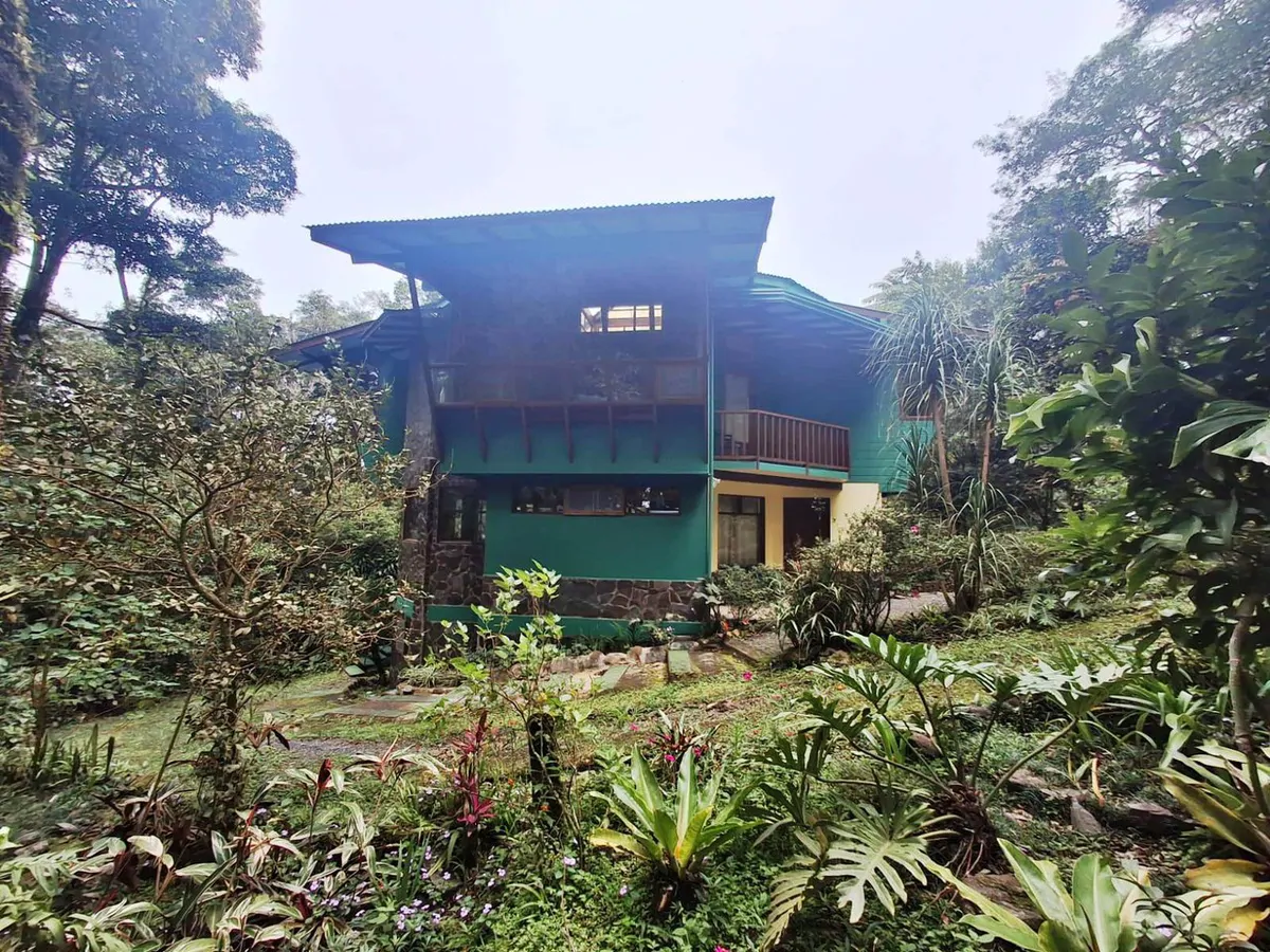 Casa Monte Verde: A LUXURY RAINFOREST HOME