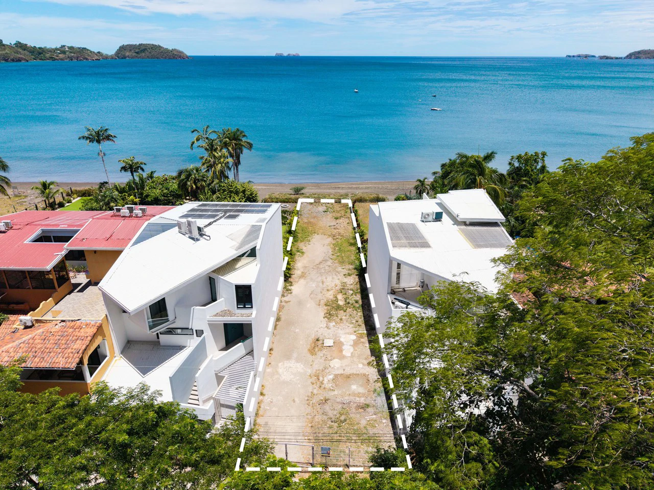 Titled Beachfront Lot: Expansive Pacific Views in Playa Potrero, Guanacaste, Costa Rica - photo 9