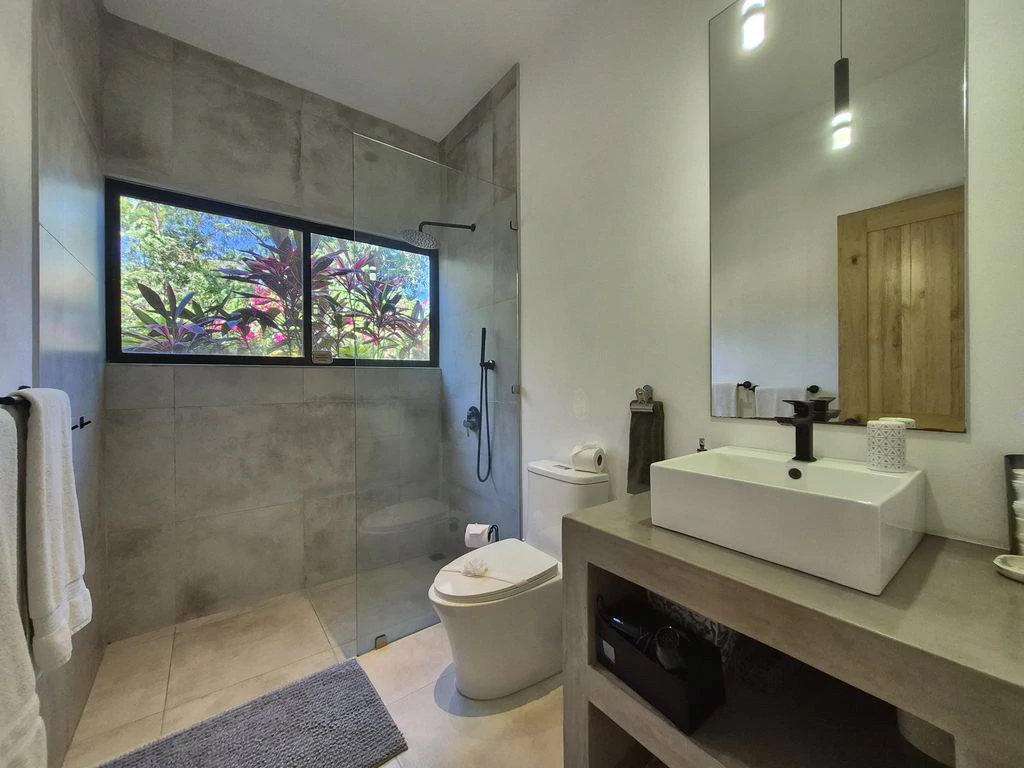 Casa Joya: Turnkey Modern Home with pool – Prime Location & Rental Income - Gallery image 14