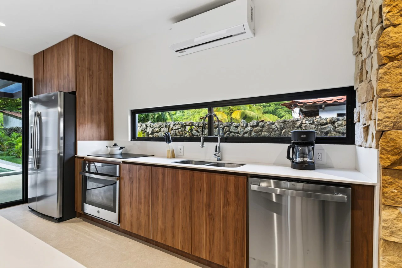 Casa Kuna II: A Tranquil Oasis in the Heart of Playas del Coco - photo 5