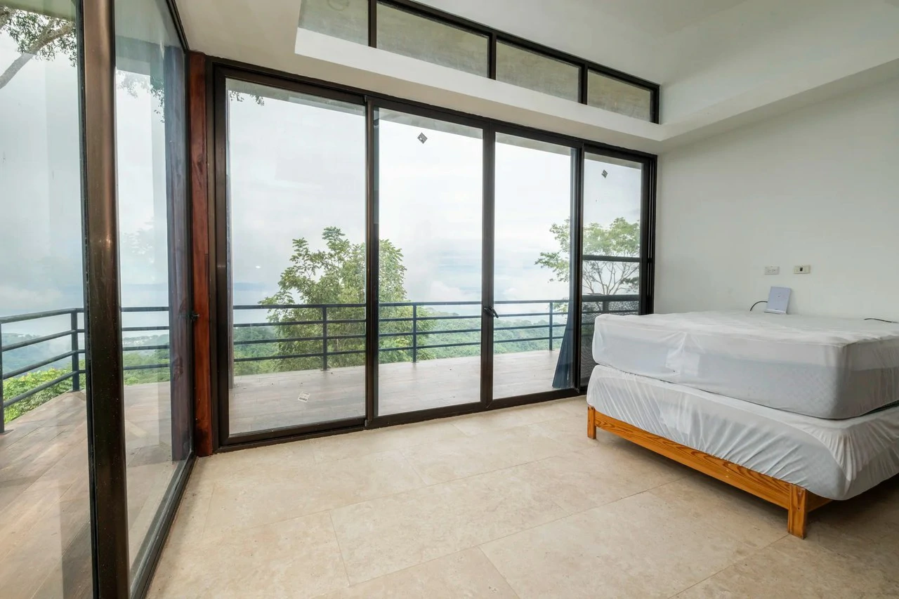 Luxury Modern Home on the hills above Tarcoles: Panoramic Ocean & Mountain Views - Gallery image 9