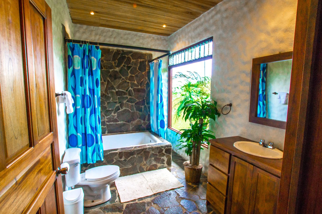 Luxury Vacation Rental Villas for Sale with Amazing Views of Lake Arenal - Gallery image 48