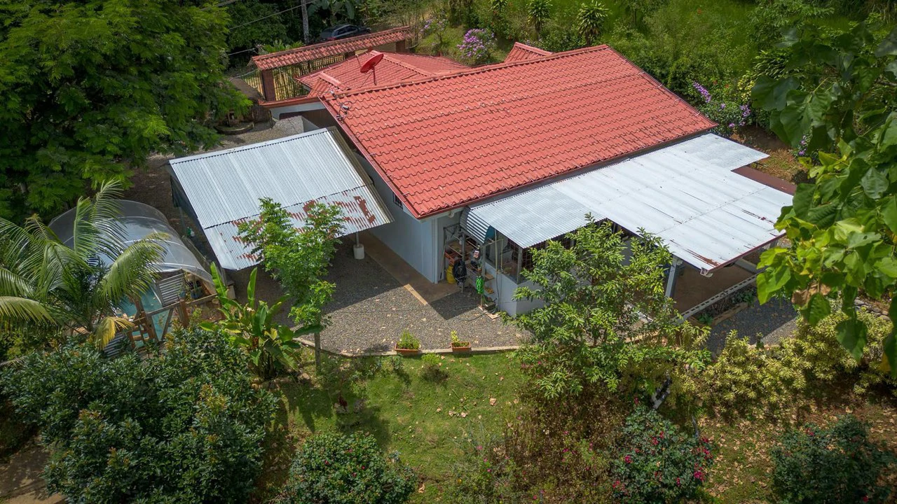 Mountain House For Sale in San Isidro del General - Gallery image 12
