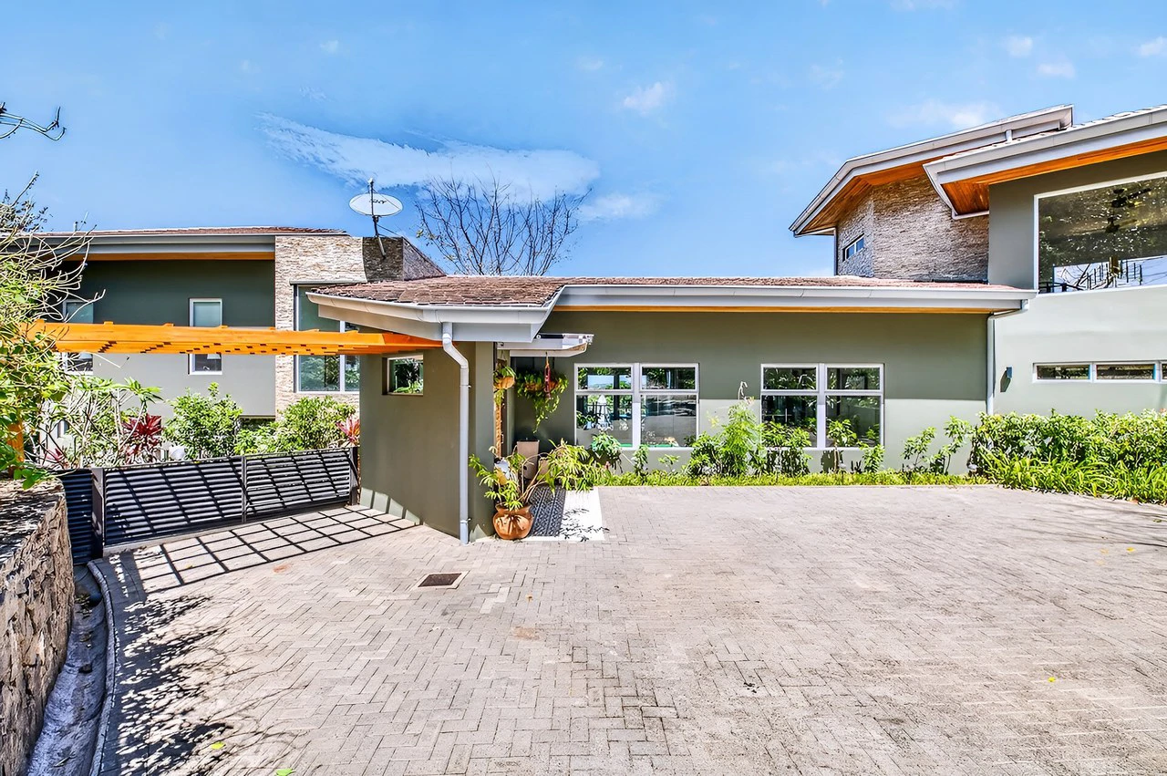 Casa Pochote: Artisan Luxury Villa in Tamarindo | Pool, Jacuzzi & Langosta Beach Club Membership Included - Gallery image 64