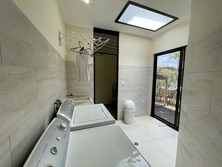 Casa Eight: Near the Beach. Playa Bejuco, Puntarenas, Costa del Sol. Fully Remodeled Tropical Sanctuary - Gallery image 18
