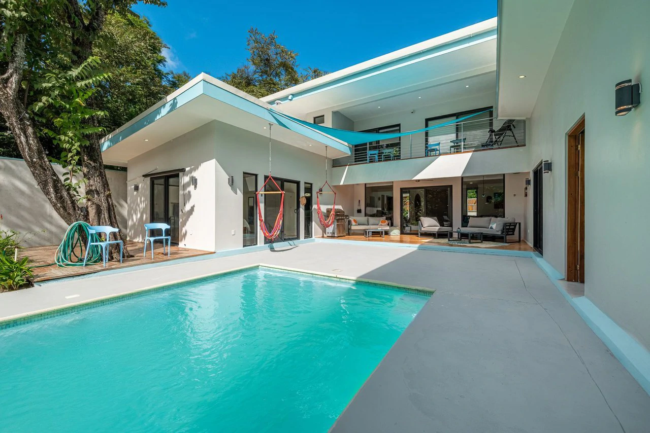 Casa Loto Azul: Exceptional Residence in Palm Beach Estates — Walk to Beach & Dining - Gallery image 24