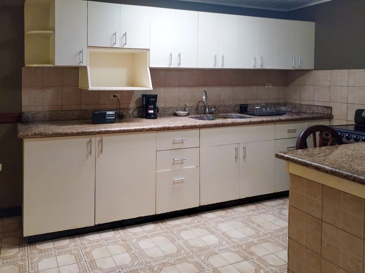 House in Grecia center just 100m from the Plaza Grecia Mall - Gallery image 5