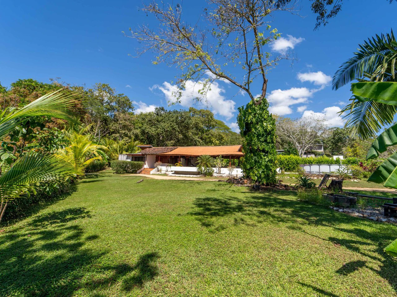 Rancho Paraiso: 3BR Home Plus Apt with Room to Expand - Gallery image 6