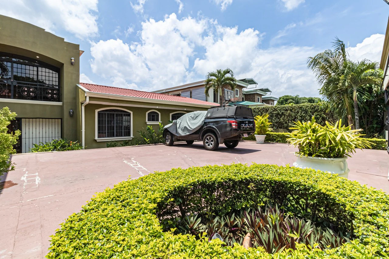 House For Sale in Escazú - Gallery image 33