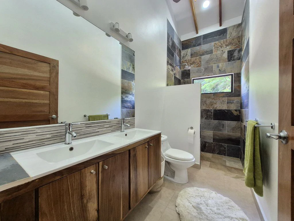 Casa Amapola: PRICE REDUCTION - Turnkey Modern Home with Pool in a Serene Tropical Setting, very close to Samara - Gallery image 25