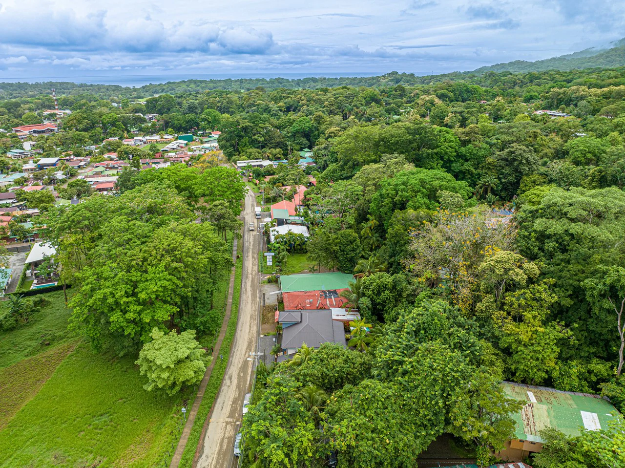 Happy Daze in Uvita: Commercial Building Opportunity in the Heart of Uvita. On Creek with Beautiful Jungle View - Gallery image 10