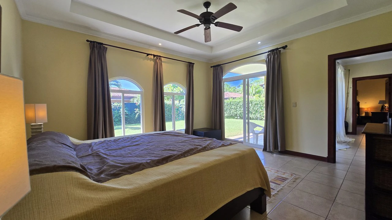 Casa Tropical: Best entry into highly sought after community! - Gallery image 51