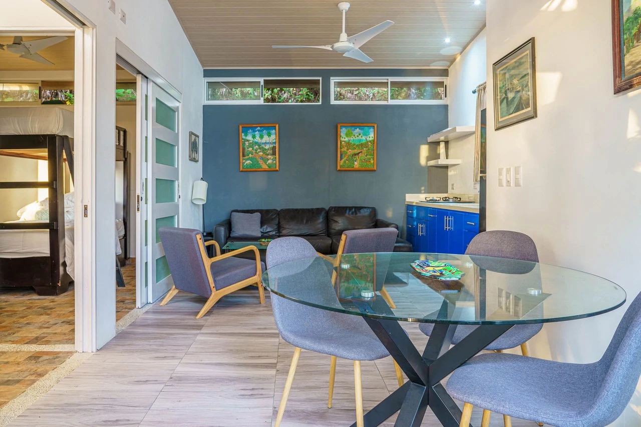 1.42 ACRES – 4 Bedrooms 2 Story Ocean-View Home With 2 Bedroom Guest House In Premium Beach Community, Walk to the Beach! - Gallery image 39