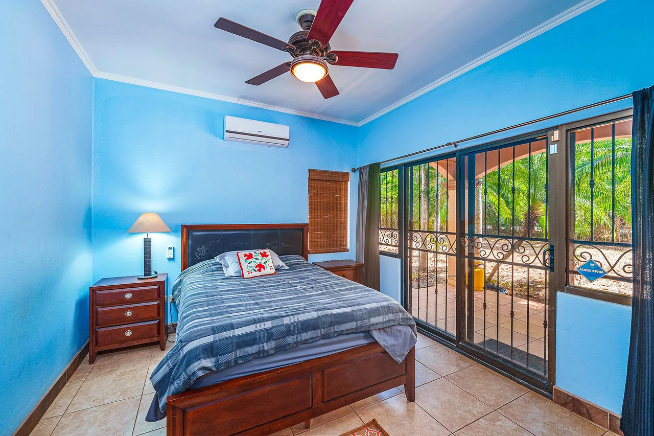 Casa Palacio: Elegant and Palatial 3BR in Gated Community - Gallery image 31