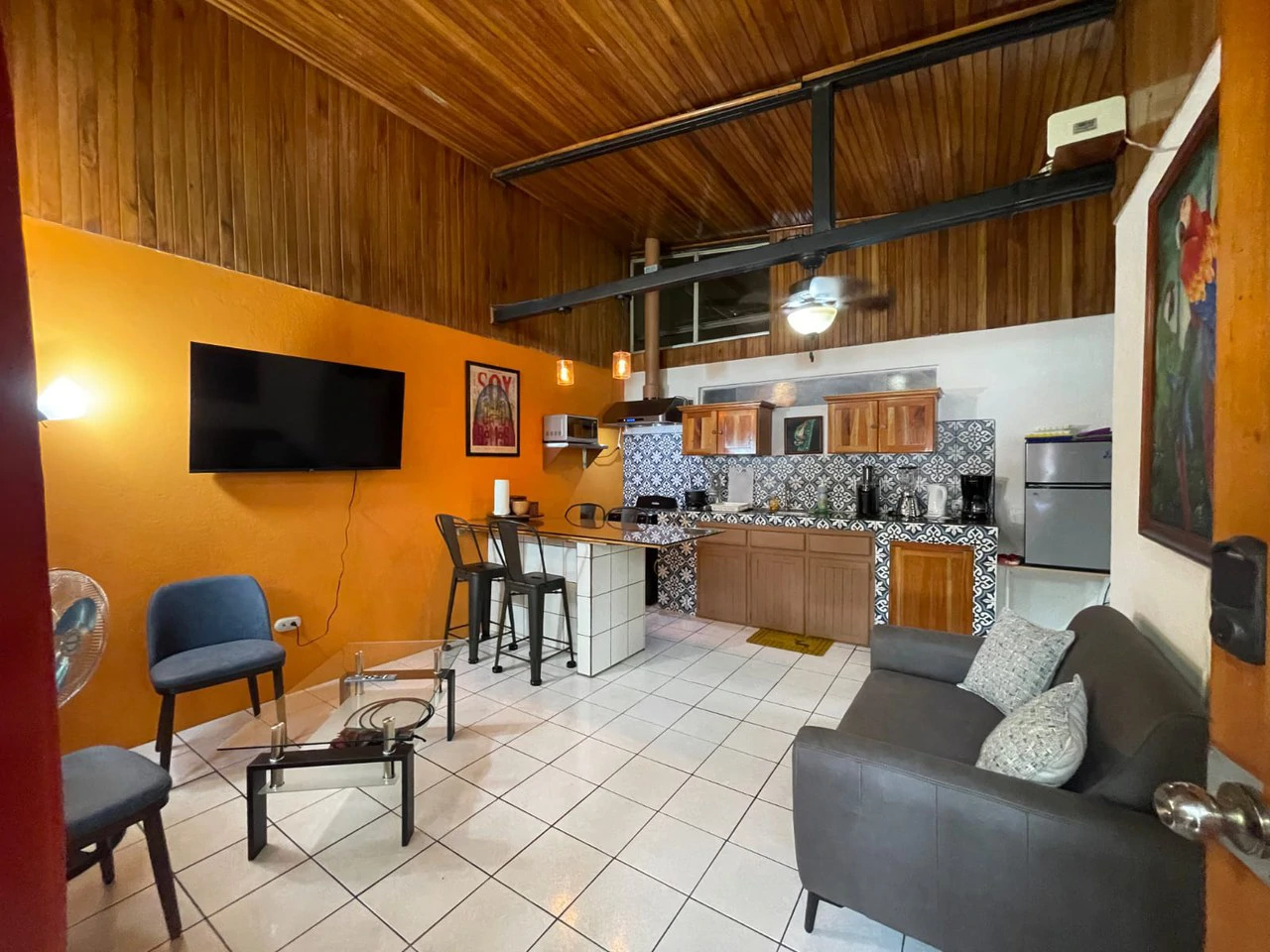 Downtown La Fortuna Airbnb Duplex with Excellent Rental History - Gallery image 5