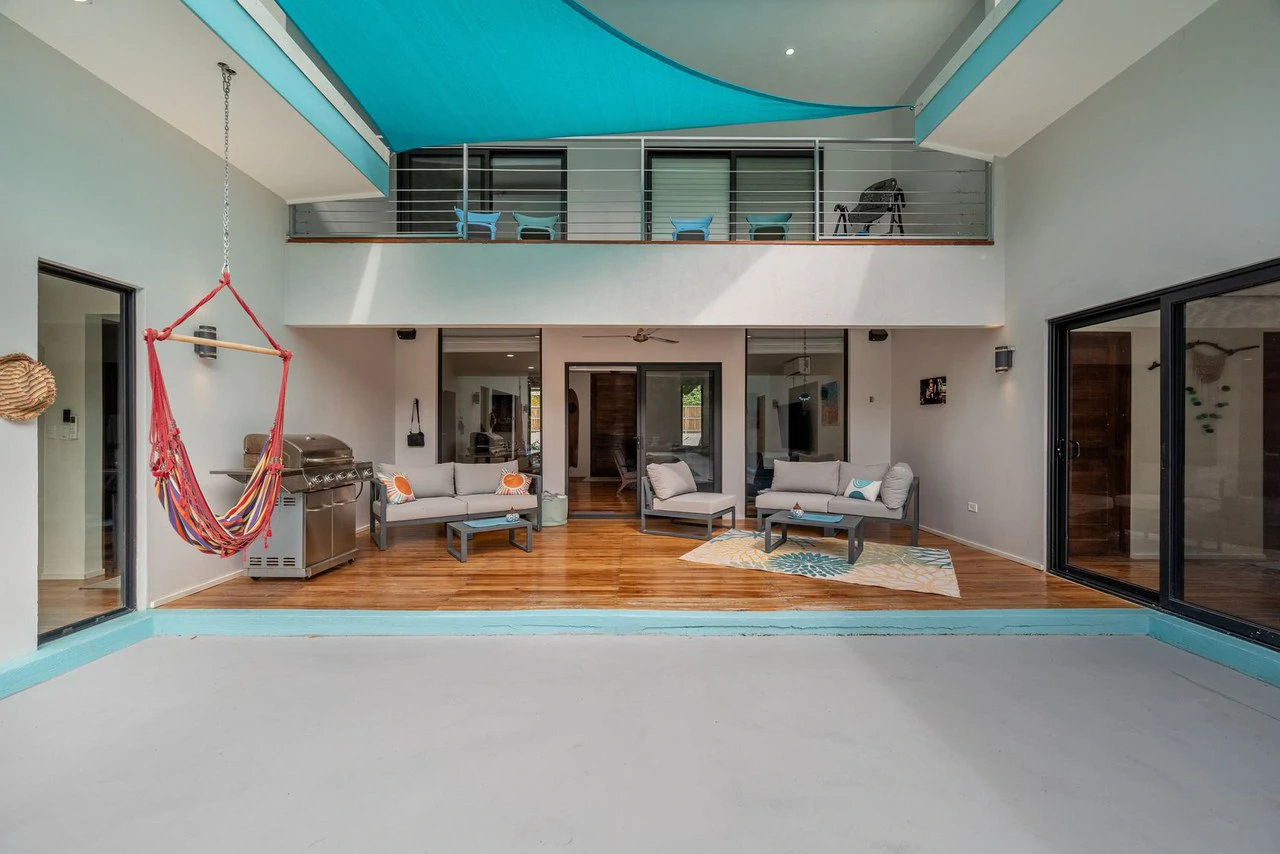 Casa Loto Azul: Exceptional Residence in Palm Beach Estates — Walk to Beach & Dining - Gallery image 18