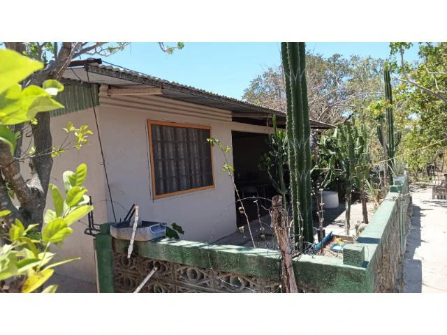 Huge Tico-Farm for sale with a big house in the mountains of Liberia, surrounded by nature and fantastic valley views - Gallery image 11