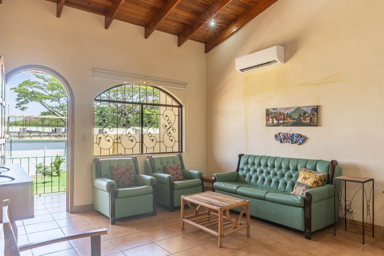 3 Bedroom Condo in the Center of Samara - Steps to the Beach - photo 4
