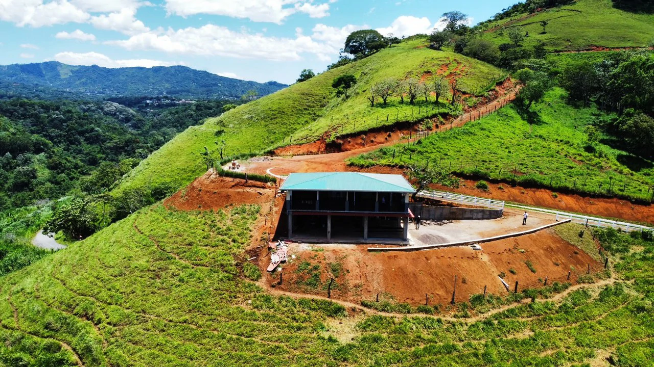 Privacy + Nature: Modern Mountain Cabin on 21.68 Ha! - photo 3