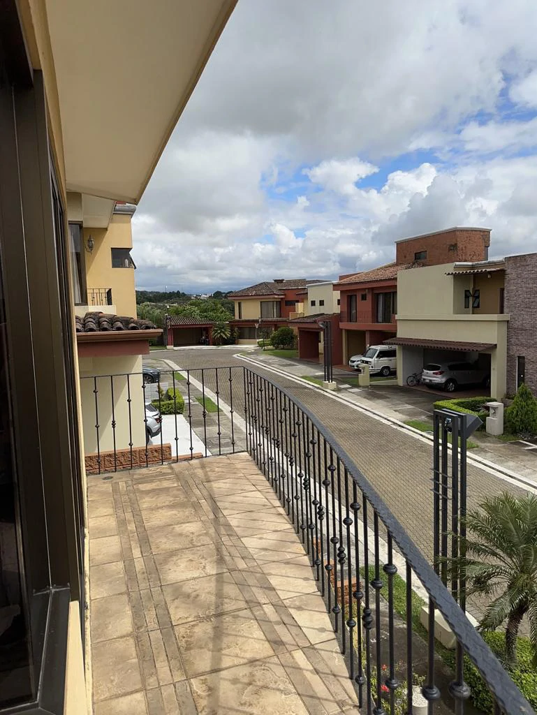 House For Sale in San Antonio - Gallery image 13