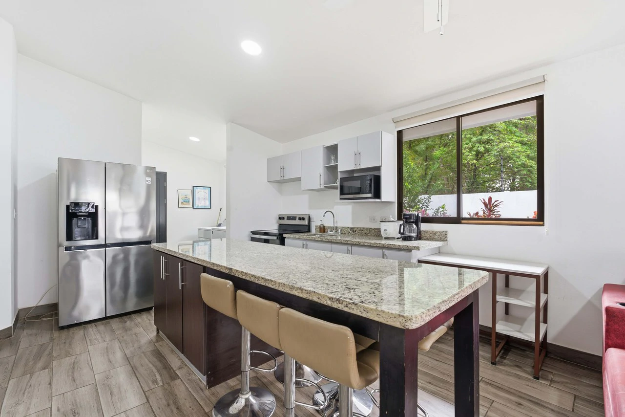 Three Mermaids: Beachfront 10-Bedroom Pod-Style Residence with Pool in Playa Flamingo - Gallery image 25