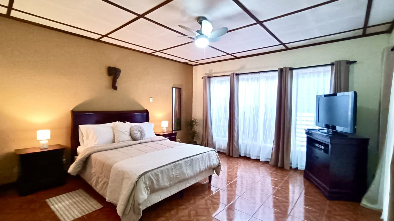 House for sale in residential area un San Jose, Costa Rica. - Gallery image 7