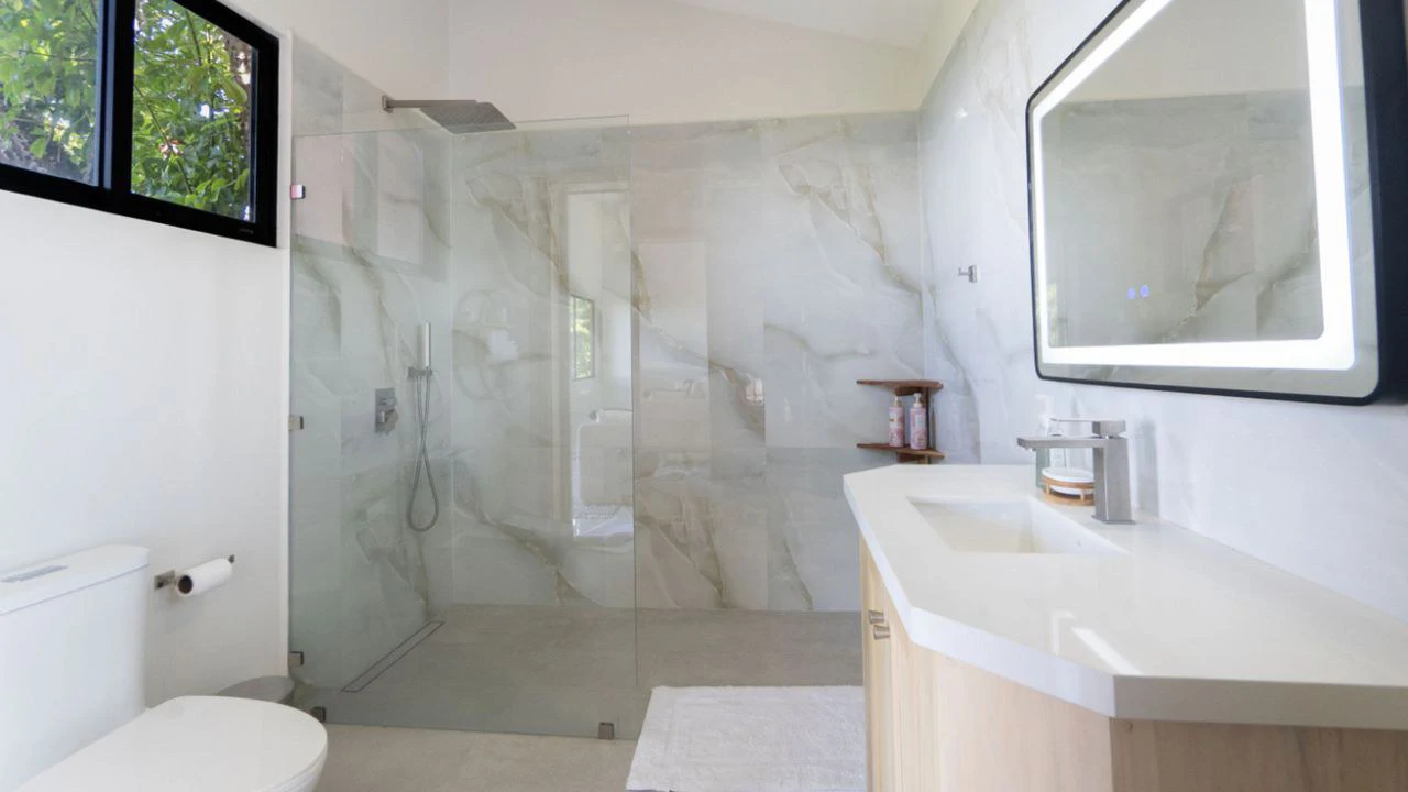 Coco: 3-Bedroom Forest-Side Home Near Playa Pájaros - Gallery image 7