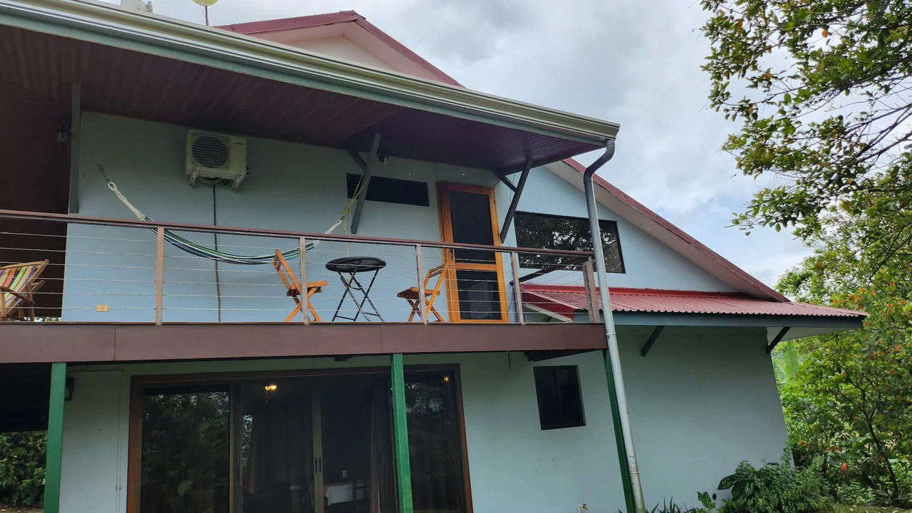 2 Bedroom home with lake and volcano view - photo 4