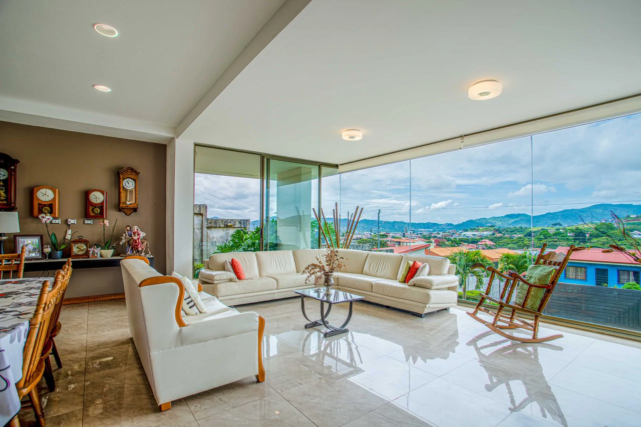 Exclusive 3-Level House in Los Tucanes, San Ramón, Costa Rica - Gallery image 5