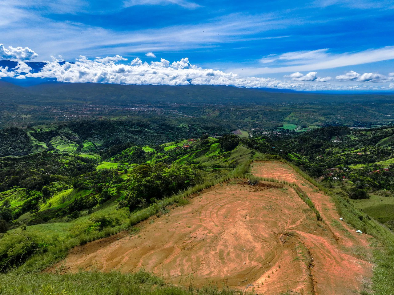 12 Acre Fruit Farm Above San Isidro City Lights Chirripó Views and Deep Well Water - Gallery image 14