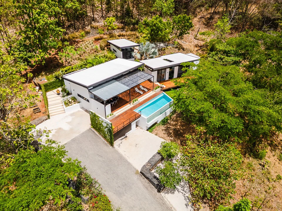 Casa Kalachuchi: Gorgeous Modern Jungle Oasis with Sunset Views in Gated Community - Gallery image 58