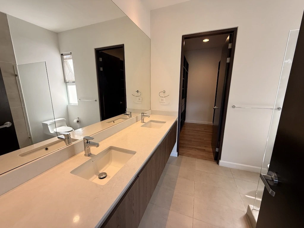 Casa de 4 Habitaciones + Sala de TV en Condominio Dukana: Townhouse For Sale in Guachipelín - Gallery image 27