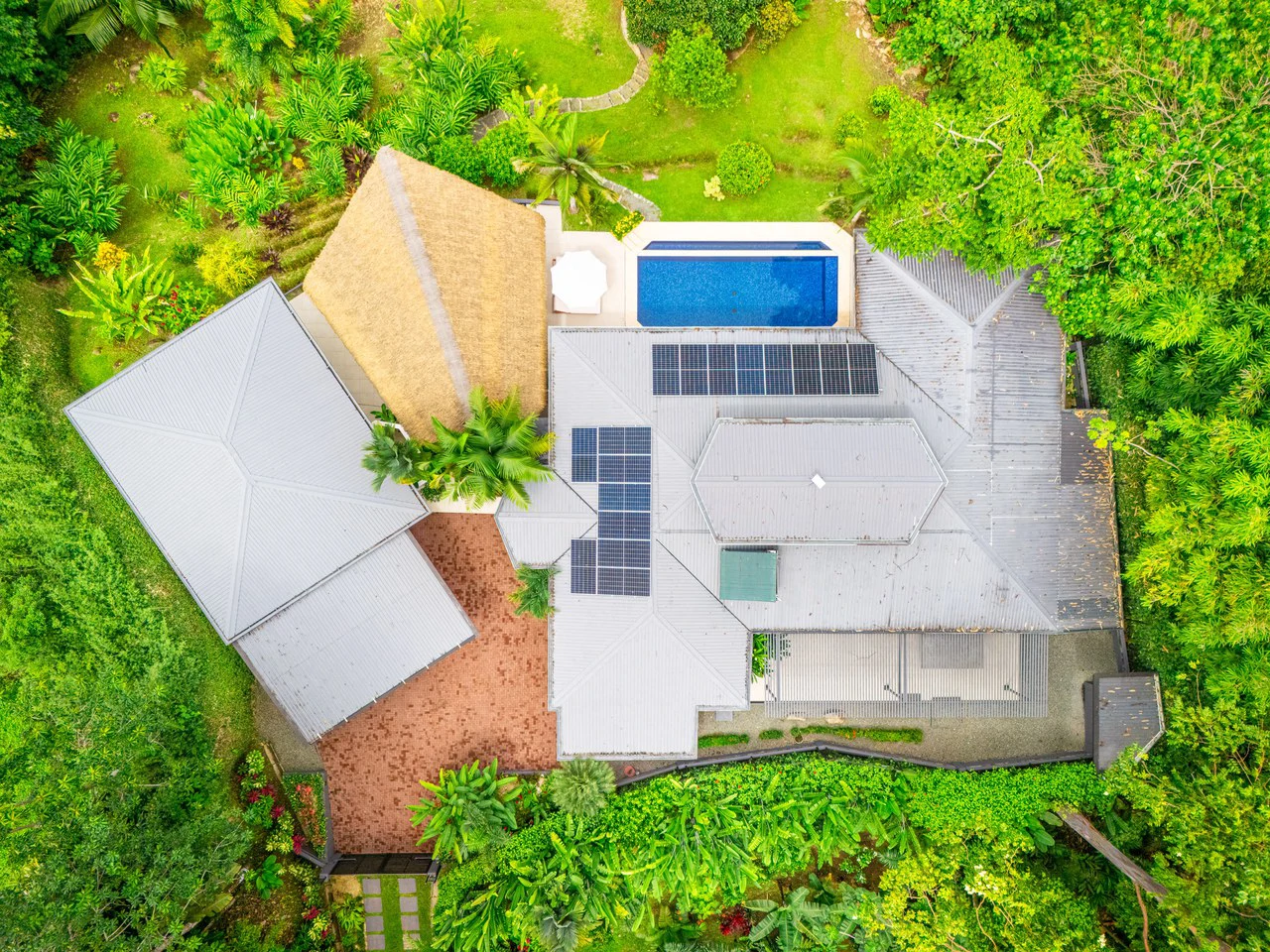 Casa Amarilla – Oceanfront Luxury Meets Sustainable Living in Tres Rios: Mountain House For Sale in Tres Rios - Gallery image 3