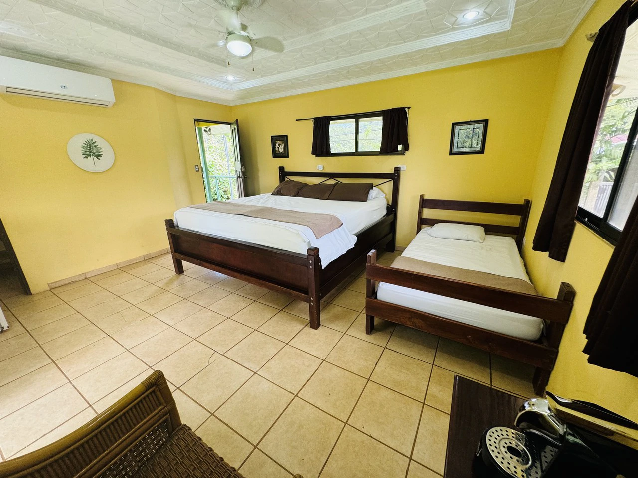 Downtown Uvita Commercial Room Rentals with Restaurant - Gallery image 16