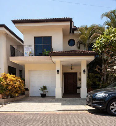 LA FLOR: Jaco La Flor Townhouse Beach Front Community