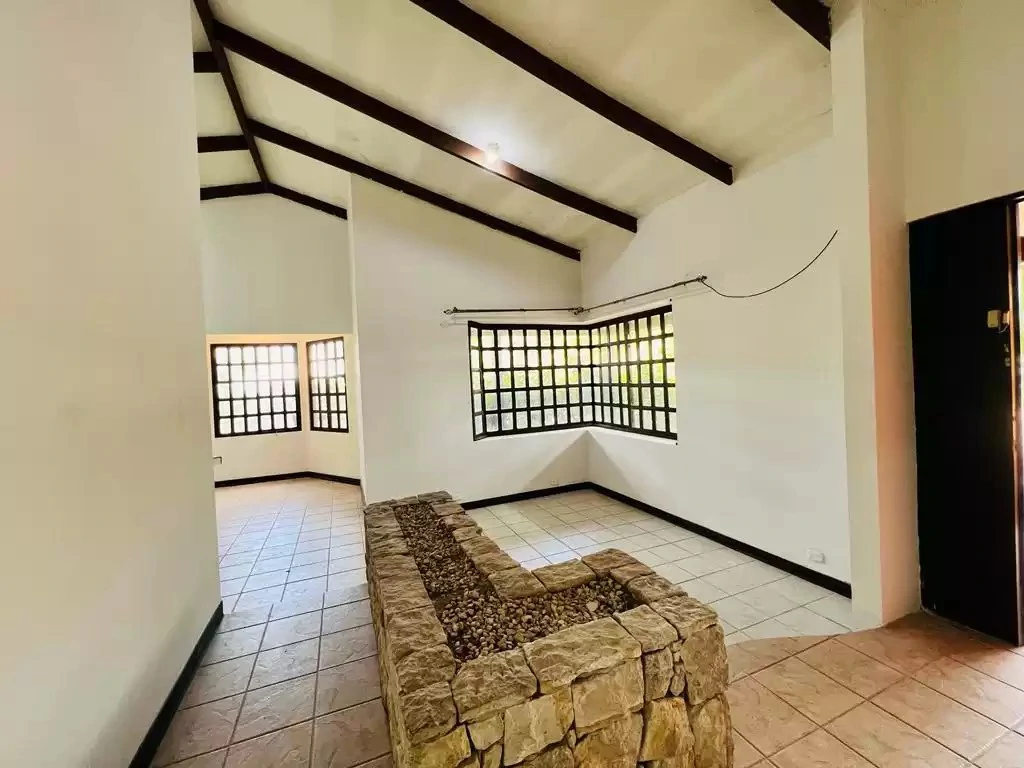 Countryside House For Sale in Liberia - Gallery image 3