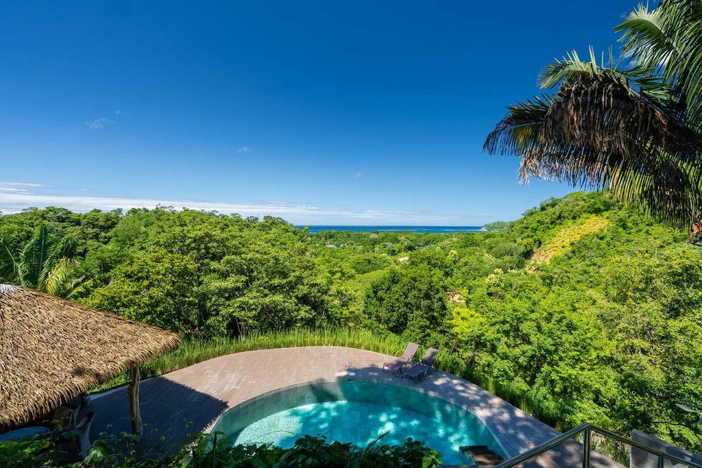 Samara Vista - Villa & Lodge: Exceptional Ocean-View Luxury Estate with Multiple Residences, Expansion & Income Potential - photo 2