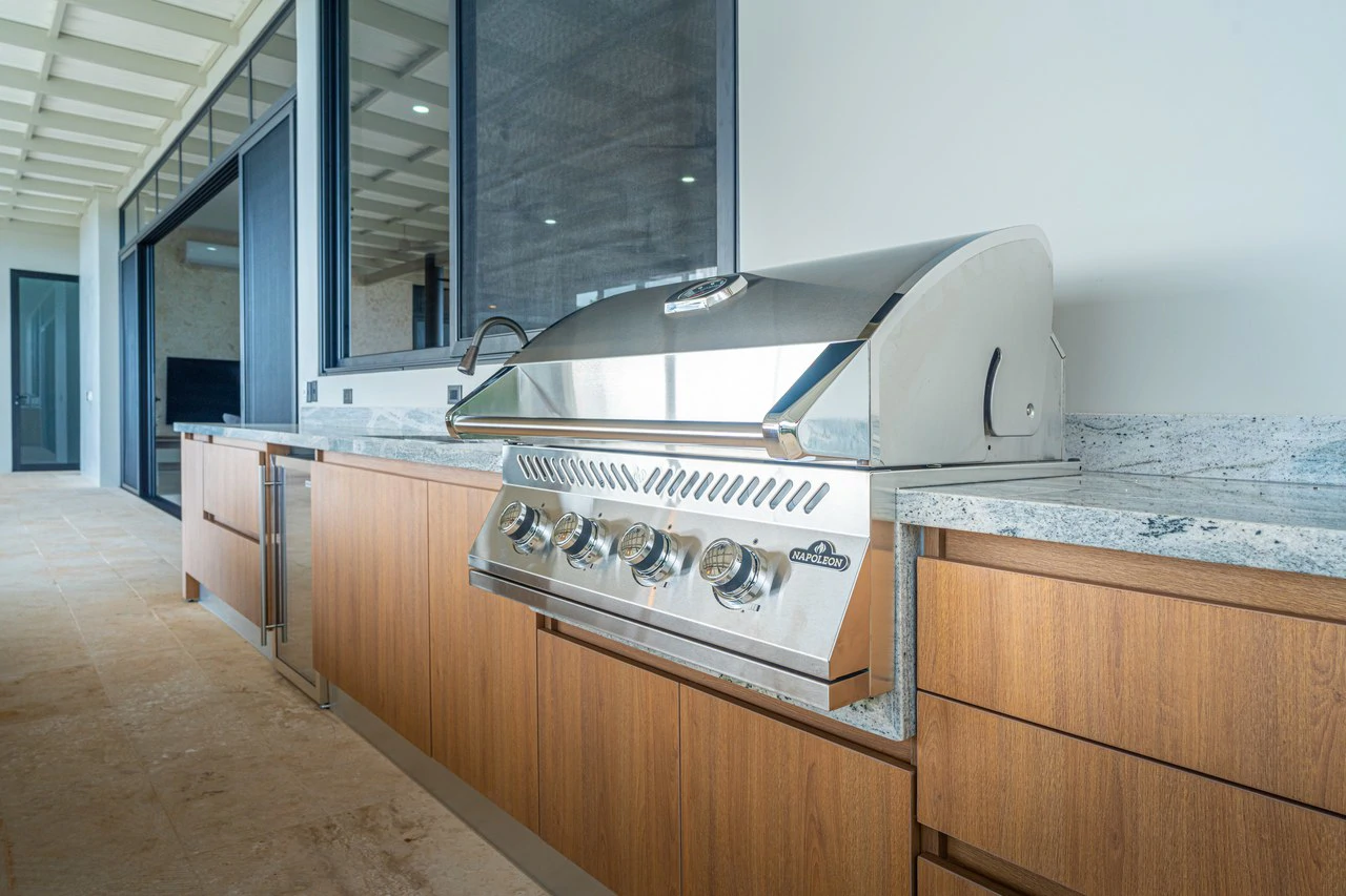 Lion's Gate Sunset Estate - Gallery image 49