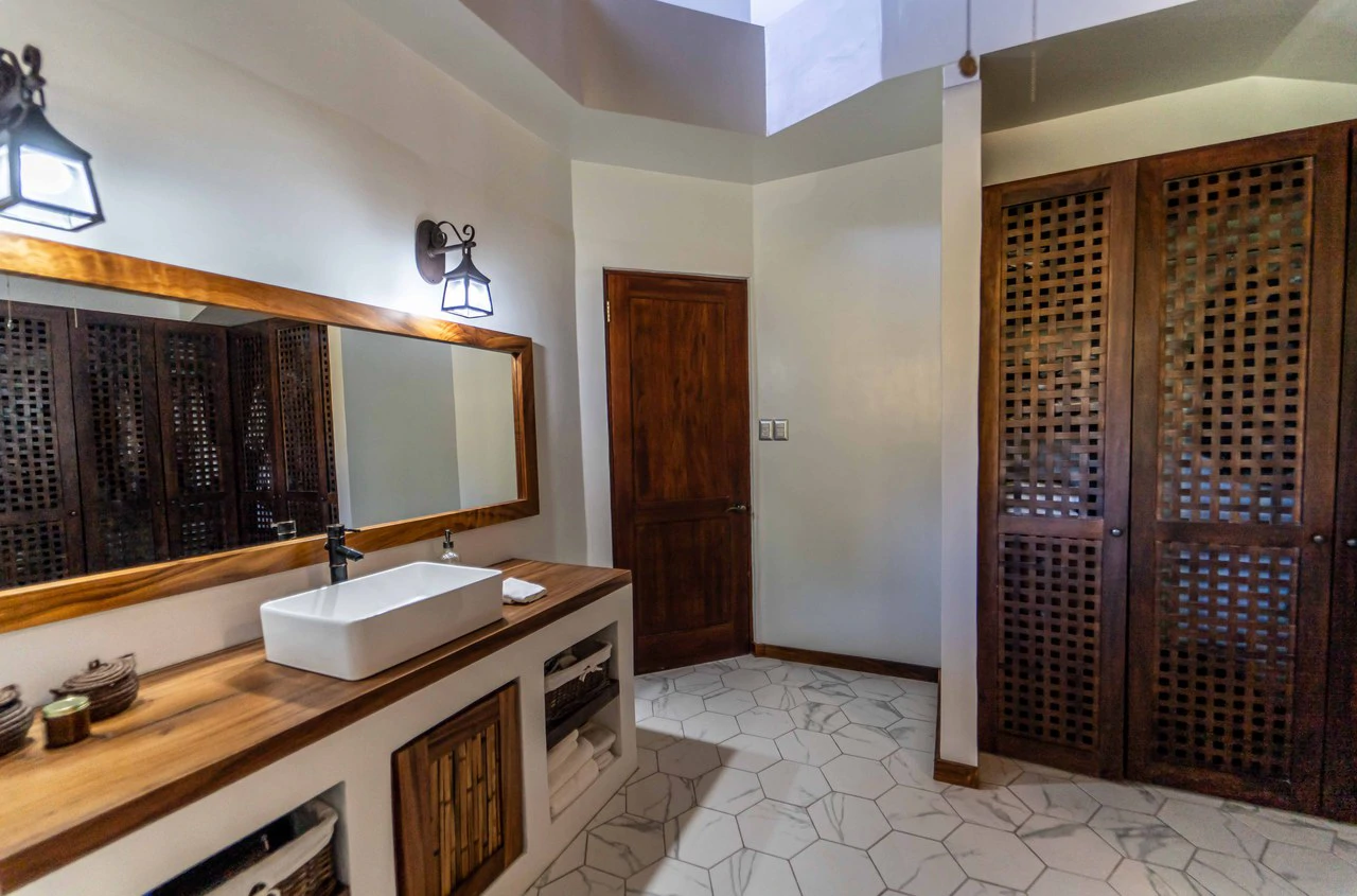 Casa Serenidad: Near the Coast House For Sale in Zapotal - Gallery image 19