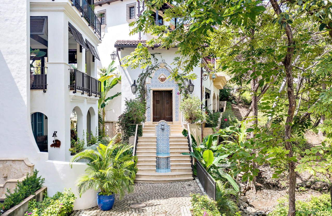 27 Cartagena: Unique Luxury Beachfront Home - Gallery image 61