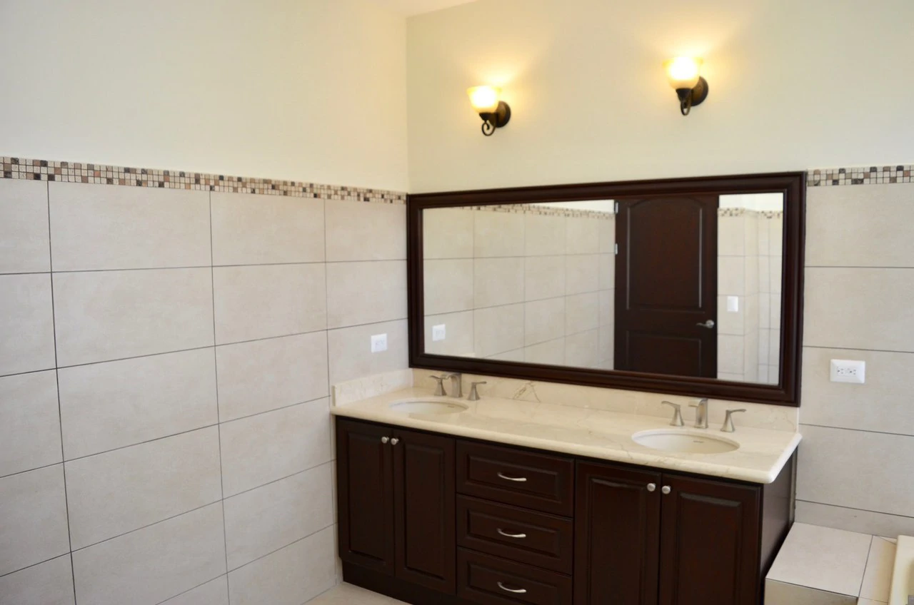 Mountain House For Sale in San Isidro - Gallery image 22