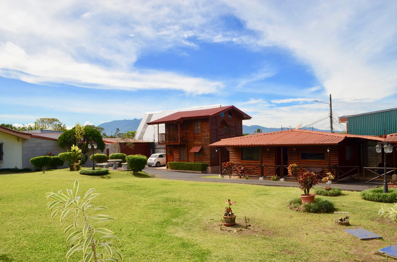 Beautiful investment property with cabins, house and apartments - Gallery image 22