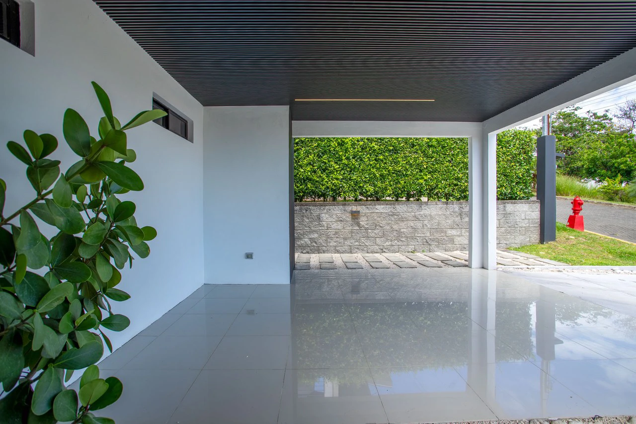 Modern Single-Level Home with Terrace and Garden in Hacienda Natura - Gallery image 18