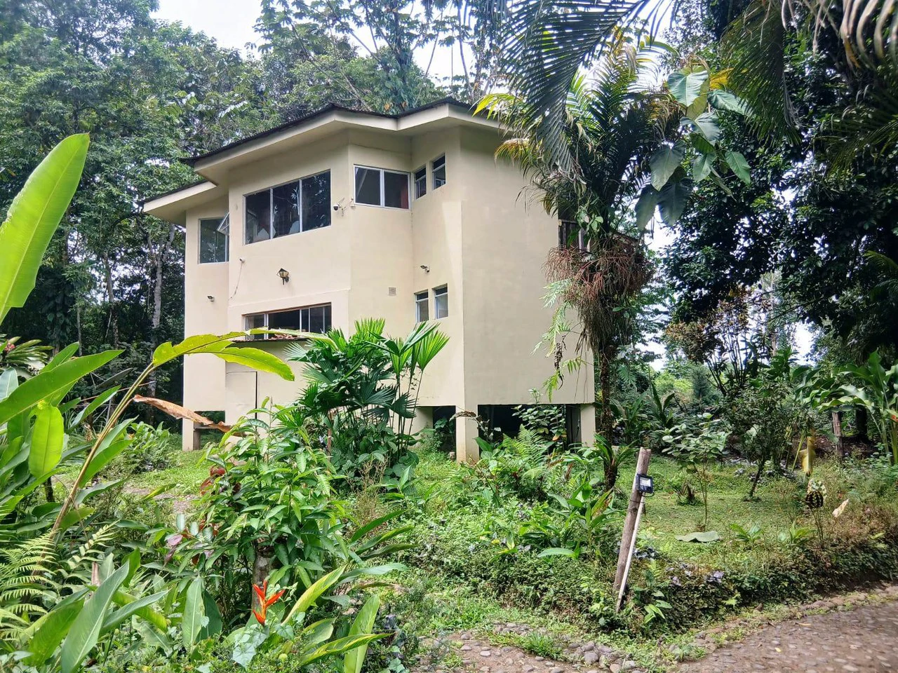 ECO TOURISM PARADISE: Turnkey Boutique Hotel in Nature! - Gallery image 7