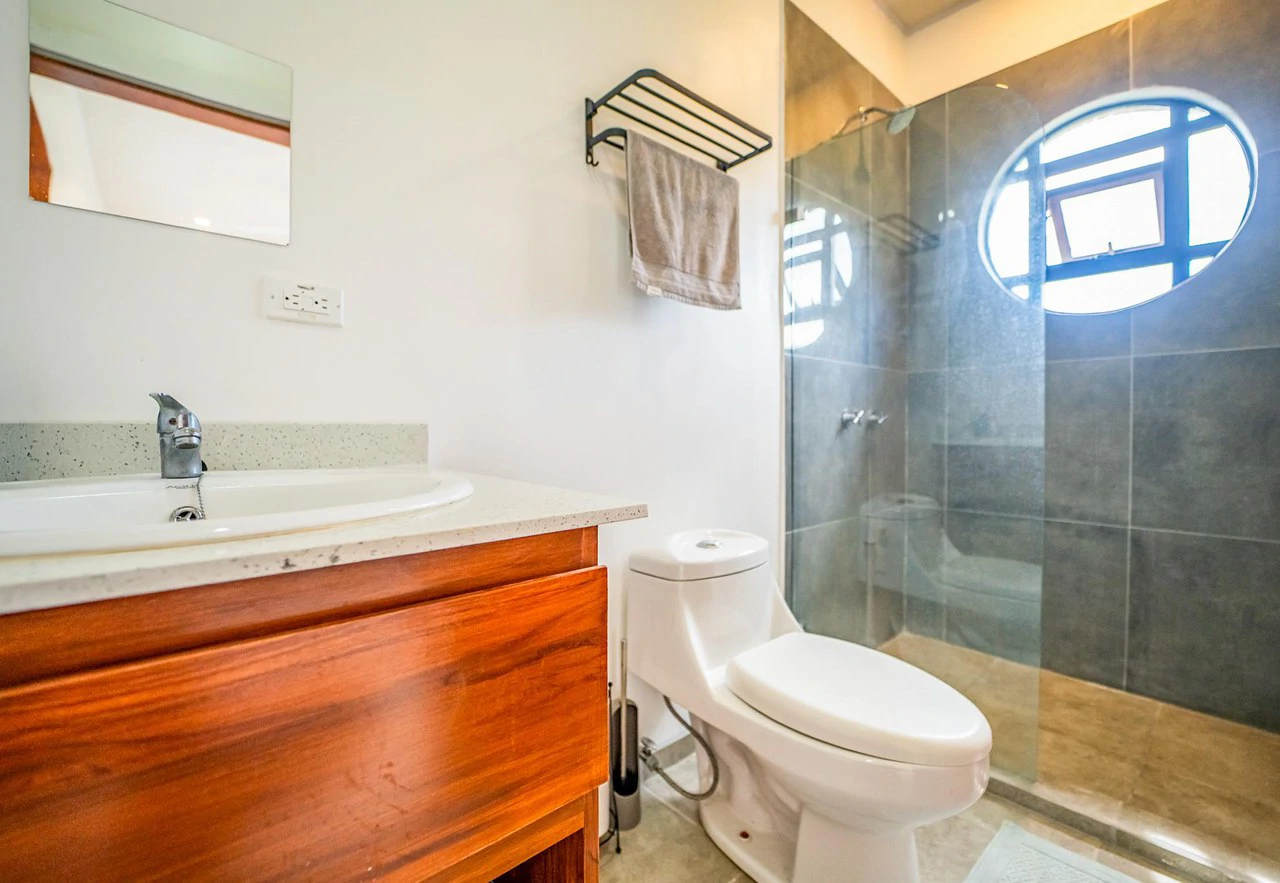 Casa Bhally: Ocean/Mountain View Hill Top Indonesian 4Bed 3Bath Retreat Home - Gallery image 18