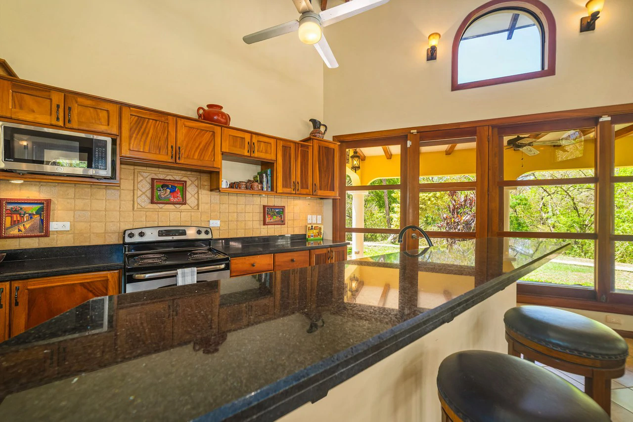 Tierra Pacifica #74: Elegant 4BR Retreat in Gated Community - Gallery image 8